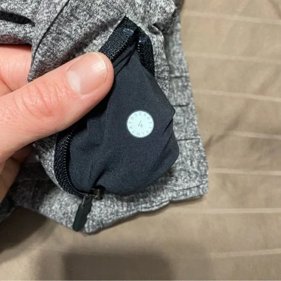 Lululemon Tracker Short V *4" Heather Lux Multi Black size 4 - Picture 9 of 9